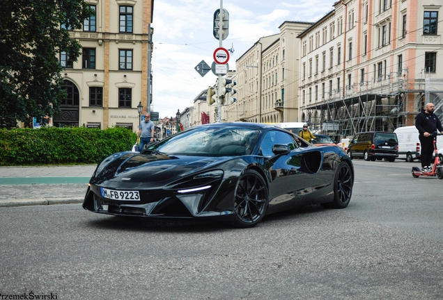 McLaren Artura Spider