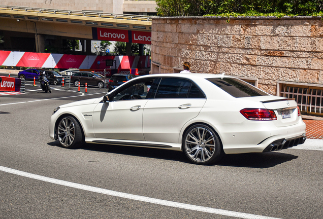 Mercedes-Benz Brabus E 63 AMG S W212