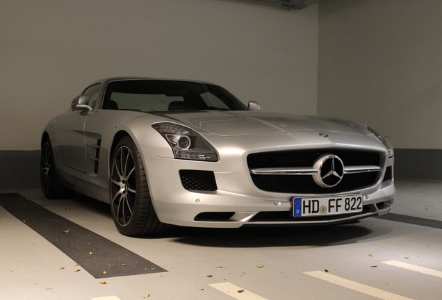 Mercedes-Benz SLS AMG