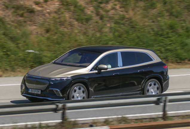 Mercedes-Maybach EQS 680 SUV