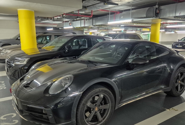 Porsche 992 Dakar