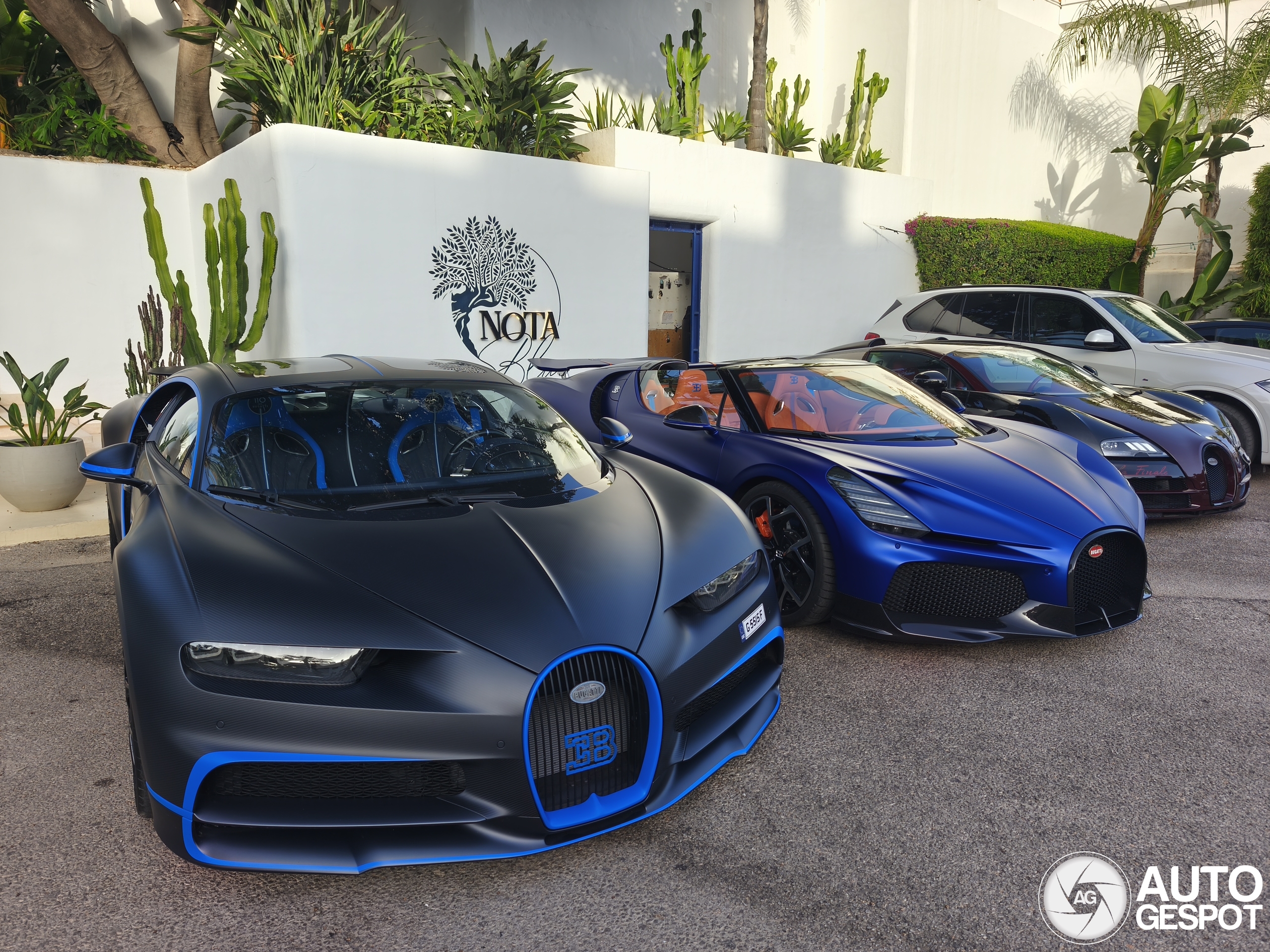 Marbella is verblijfplaats voor tweemaal een Bugatti W16 Mistral