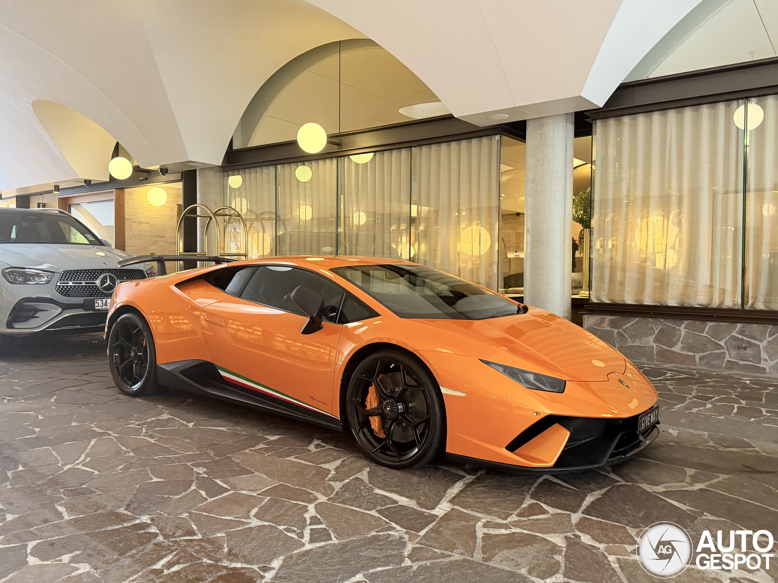 Lamborghini Huracán LP640-4 Performante