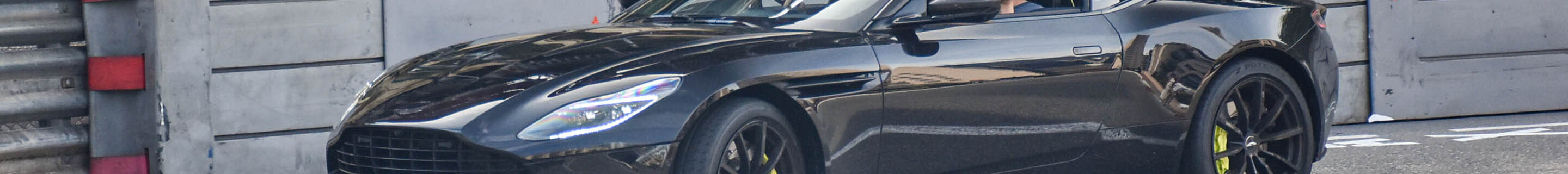 Aston Martin DB11 AMR