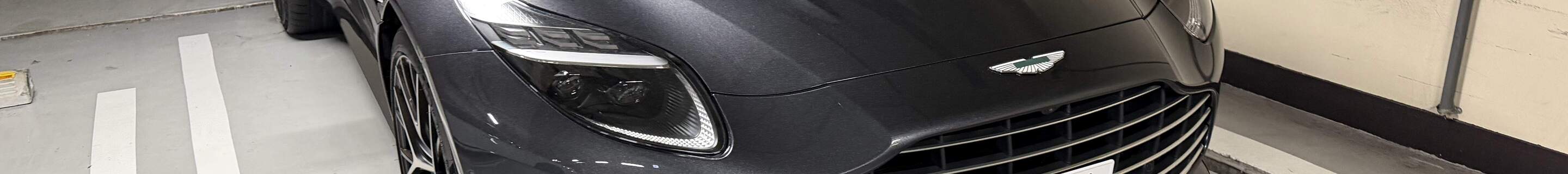 Aston Martin DB12