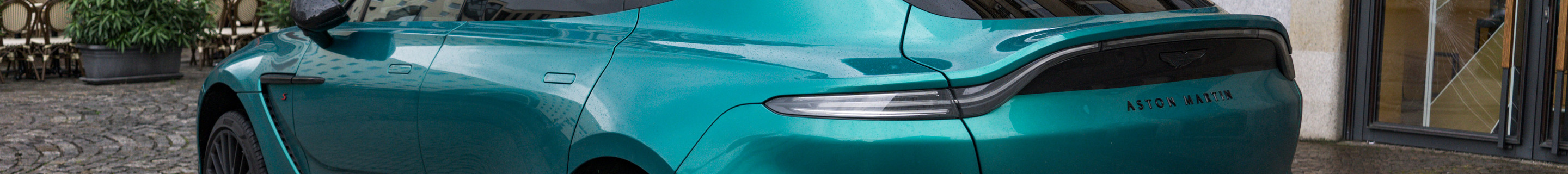Aston Martin DBX S