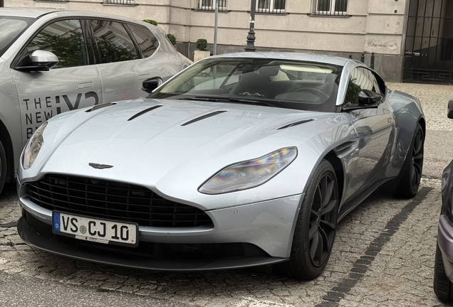 Aston Martin DB11