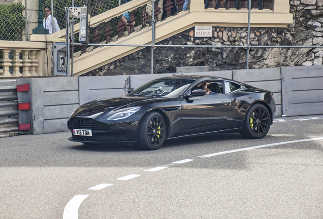 Aston Martin DB11 AMR