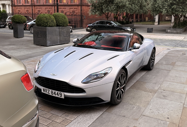 Aston Martin DB11