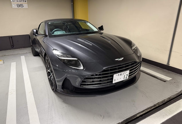 Aston Martin DB12