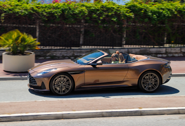 Aston Martin DB12 Volante