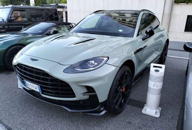 Aston Martin DBX707