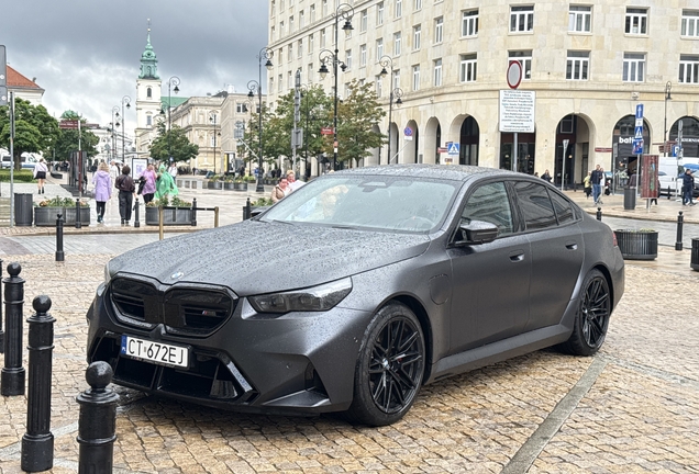 BMW M5 G90