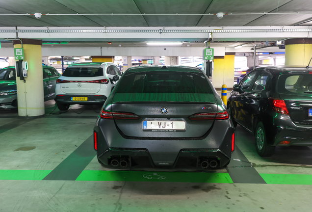 BMW M5 G90