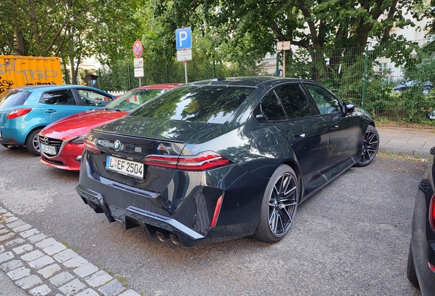 BMW M5 G90