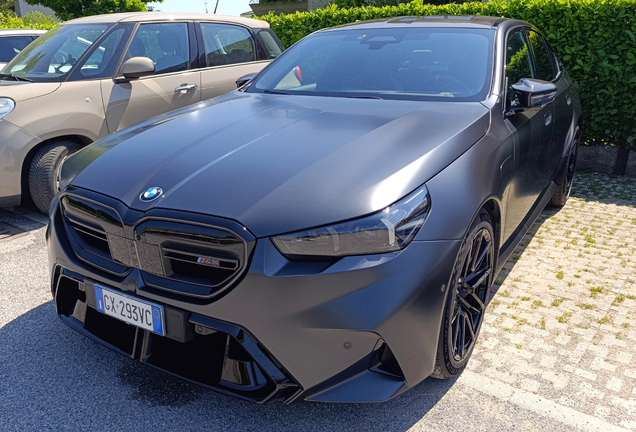 BMW M5 G90