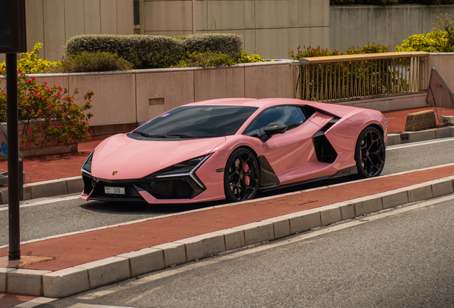 Lamborghini Revuelto