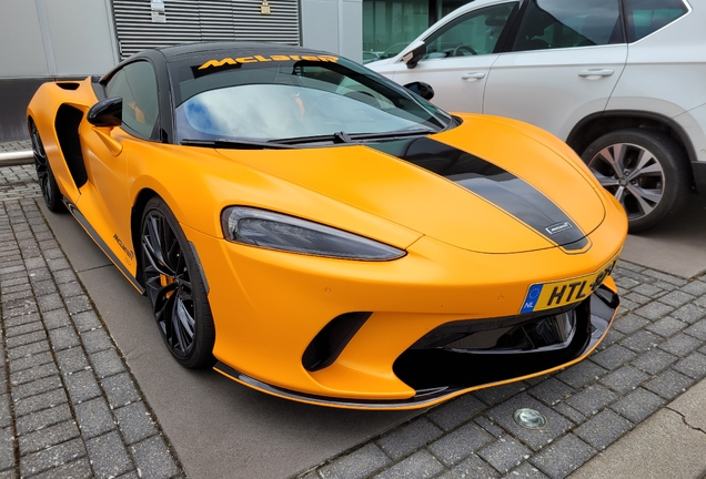 McLaren GT