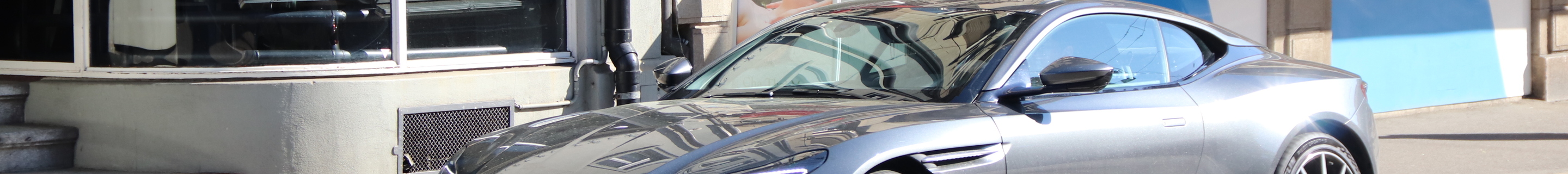 Aston Martin DB11