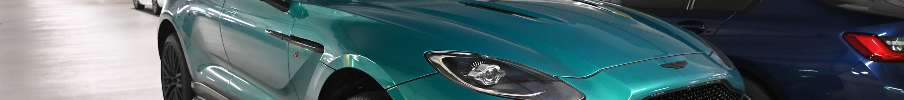Aston Martin DBX S