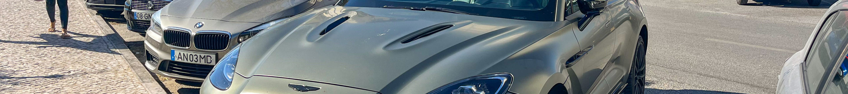 Aston Martin DBX707