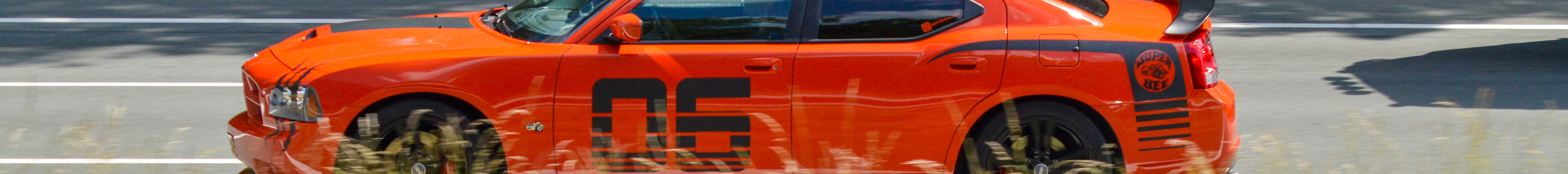 Dodge Charger SRT-8 Super Bee