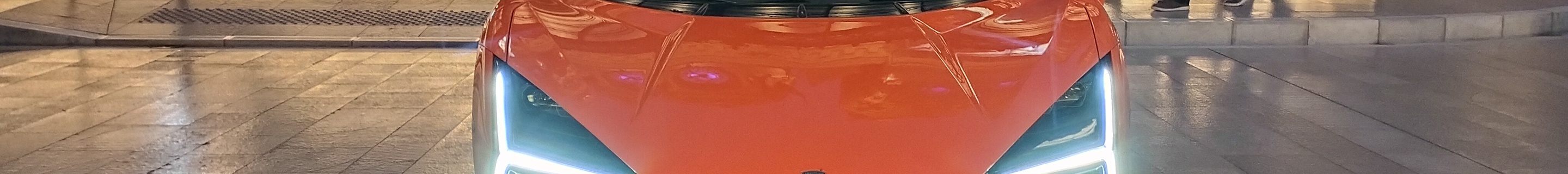 Lamborghini Revuelto