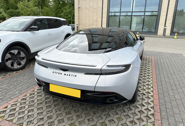 Aston Martin DB11 V8