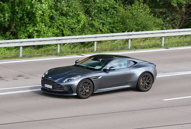 Aston Martin DB12