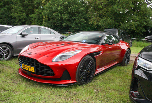 Aston Martin DB12 Volante