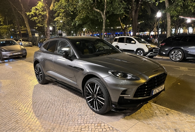 Aston Martin dbx