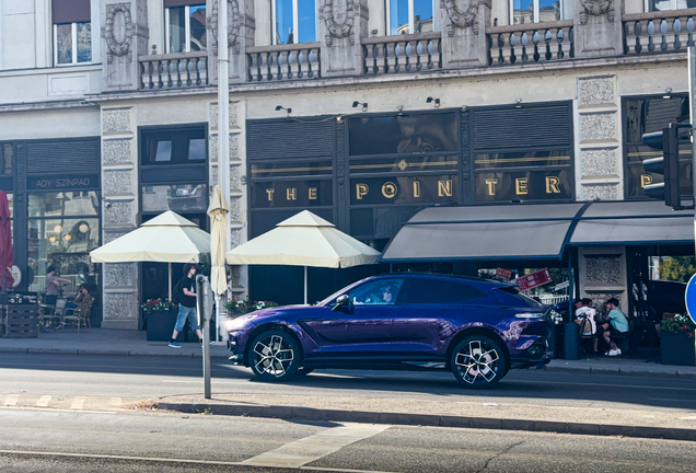 Aston Martin DBX707