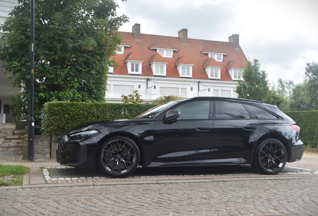 Audi RS5 Avant B10