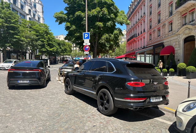 Bentley Bentayga V8 2021