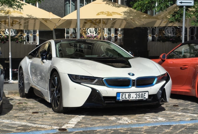 BMW i8