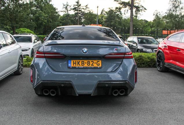 BMW M5 G90