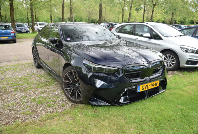 BMW M5 G90