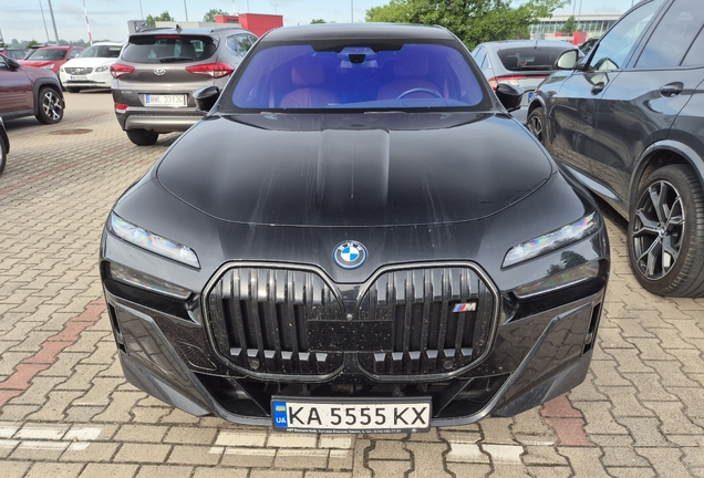 BMW M760e xDrive