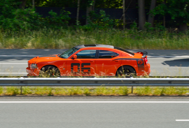 Dodge Charger SRT-8 Super Bee