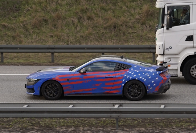 Ford Mustang Dark Horse 2024