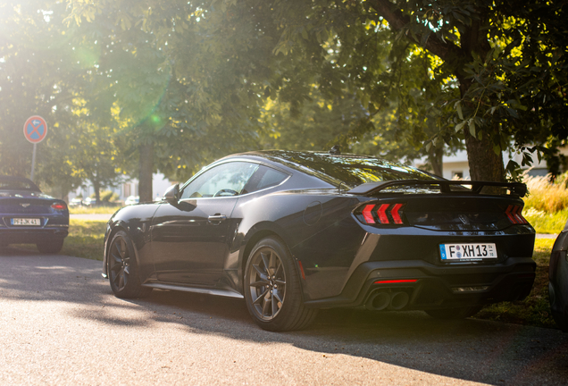 Ford Mustang Dark Horse 2024