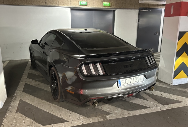 Ford Mustang GT 2015