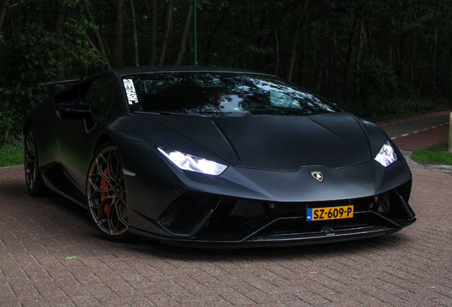 Lamborghini Huracán LP640-4 Performante