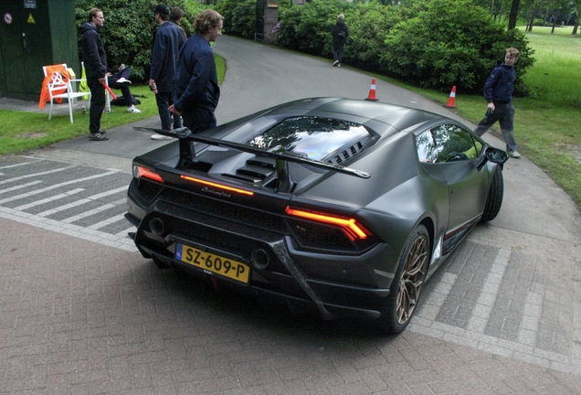 Lamborghini Huracán LP640-4 Performante