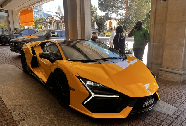 Lamborghini Revuelto