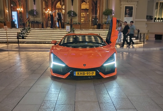 Lamborghini Revuelto