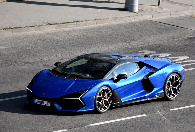 Lamborghini Revuelto