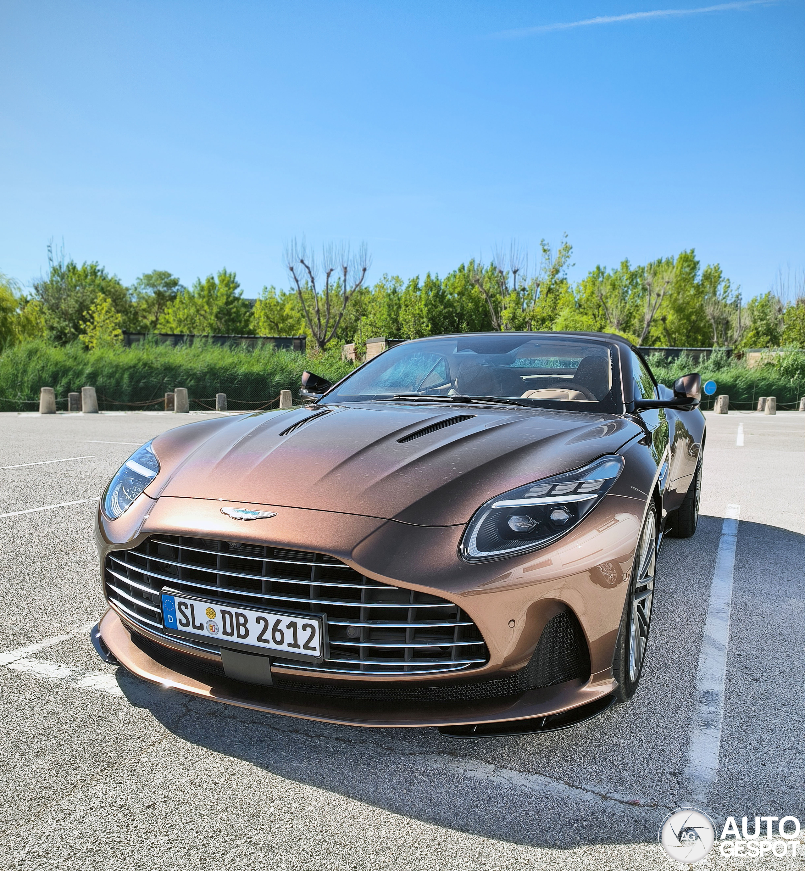 Aston Martin DB12 Volante