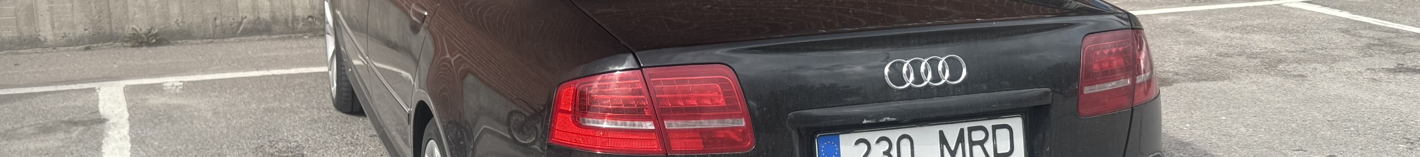 Audi S8 D3