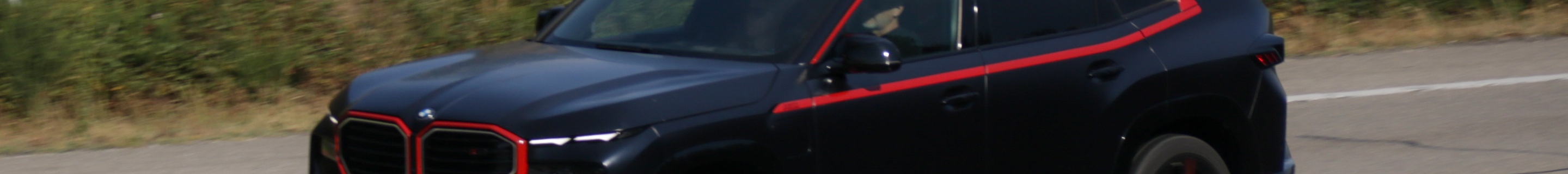 BMW XM G09 Label Red